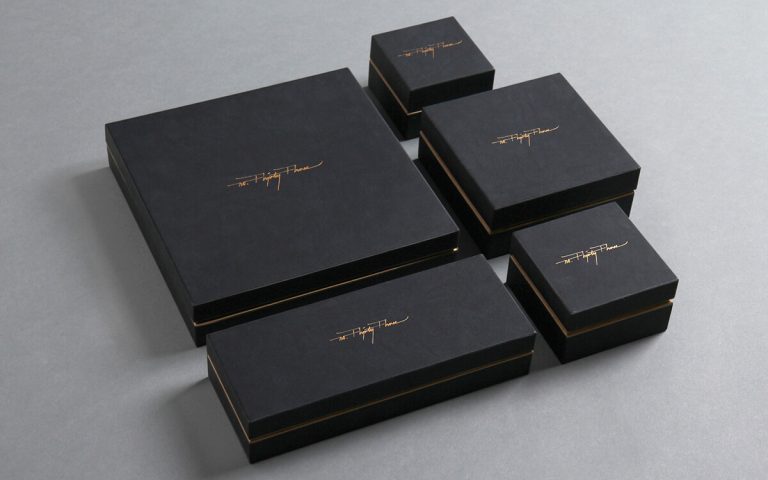 black packaging boxes